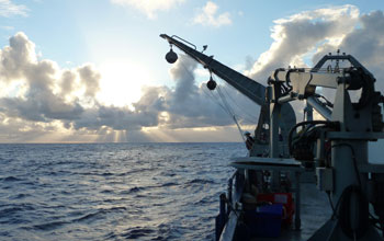 The R/V <em>Melville</em> at the South Pacific Subtropical Gyre (26.25°S, 109.96°W)