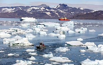 <em>Nathaniel B. Palmer</em> in Antarctic Peninsula region