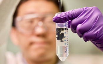 Preparing nanomaterial dispersion in sodium L-ascorbate solution