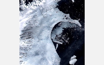 Satellite image showing break up of massive portion of Larsen B ice shelf