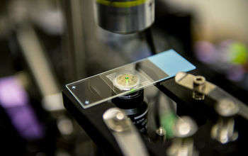 Nanocrystals cooled by a laser emit a reddish-green 'glow'